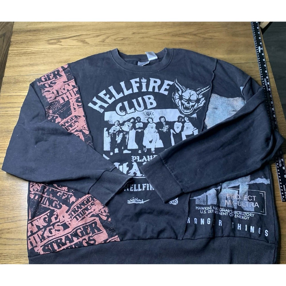 Netflix Stranger Things Hellfire Club Sweatshirt Men 2XL Black Patchwork Graphic